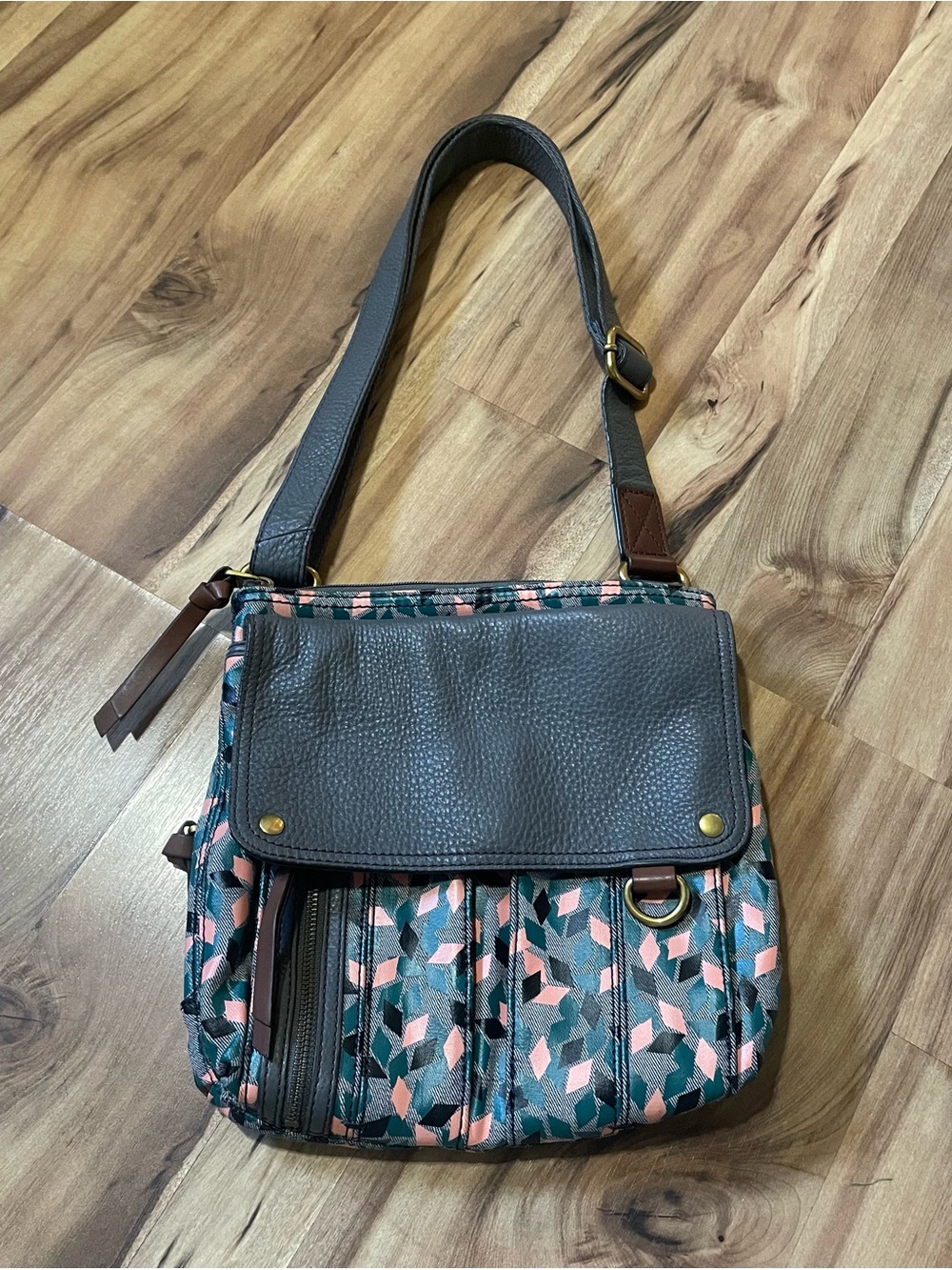 Fossil Morgan Traveler Leather Crossbody Bag Multi-Pocket Geometric Mosaic